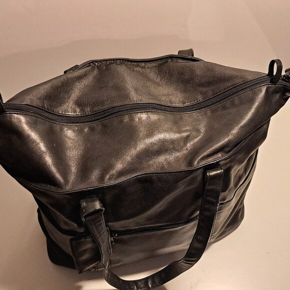 Tumi - Picture 2 of 5